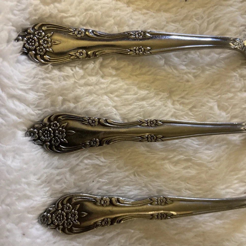 Dream Rose Lot of 7 Stainless Teaspoons 10 Roses China 6